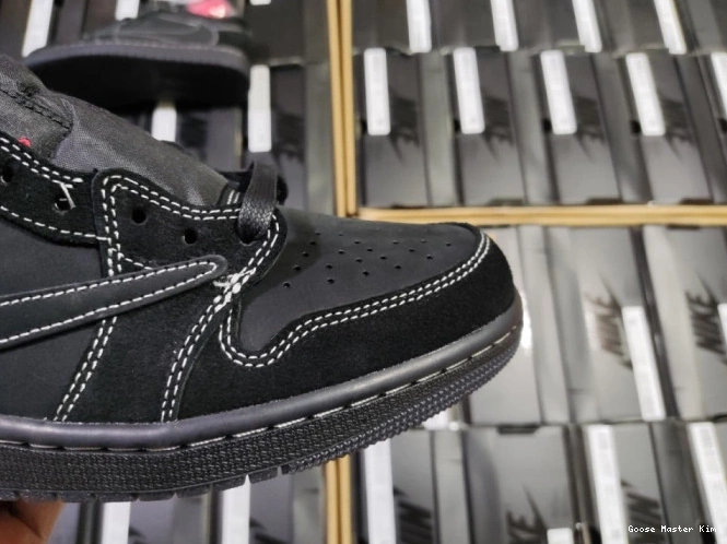 DM7866-001 Low Retro 1 Air Black x Air Scott Travis Jordan Jordan Phantom